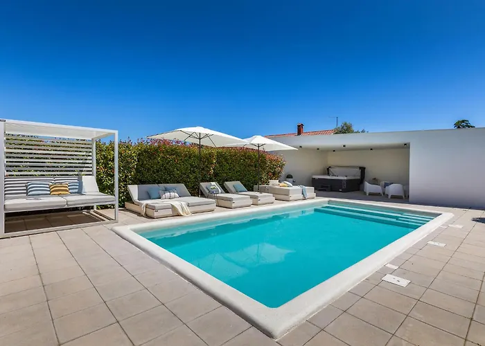 Lovely Home In Pula With Wifi