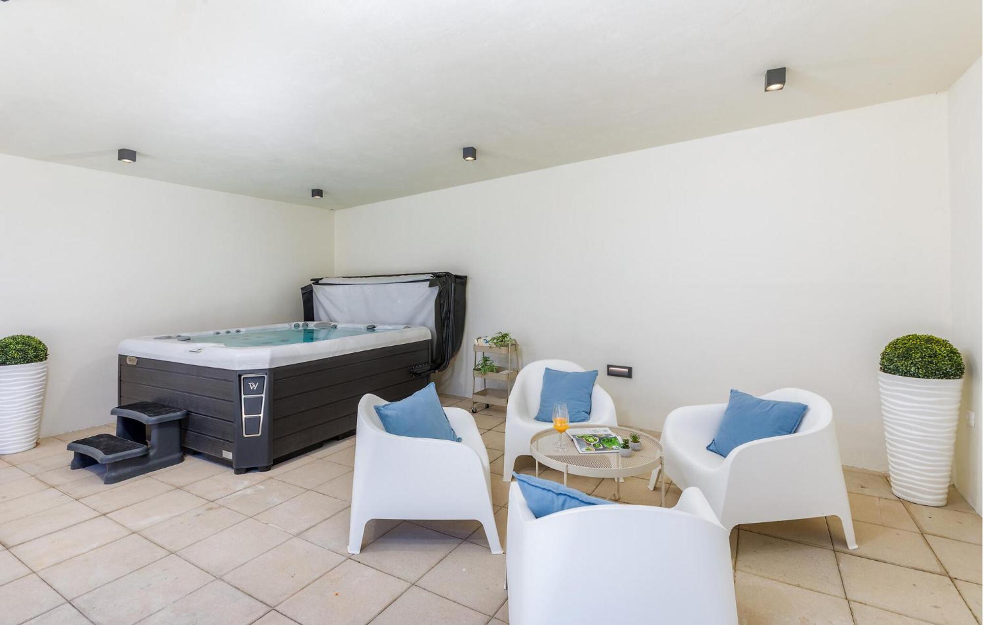 Casa vacanze Lovely In With Wifi