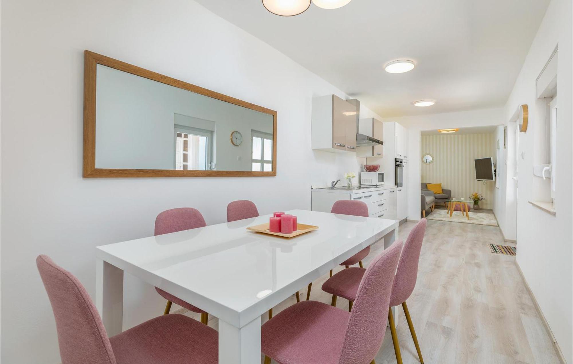Lovely In With Wifi Casa vacanze Pola
